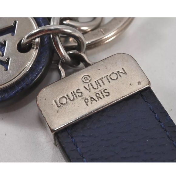 Auth Louis Vuitton Taiga Rama Porte Cles Neo LV Clue Bag Charm blue initials MH - Picture 3 of 13